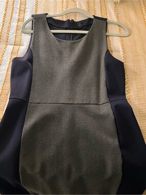 Sleeveless Two-Tone Sheath Dress - Gray & yNavy